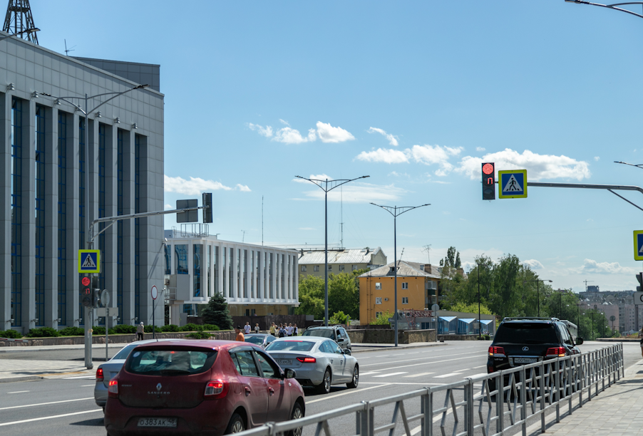 Thanks to the national project, technological traffic lights appear on the country's roads